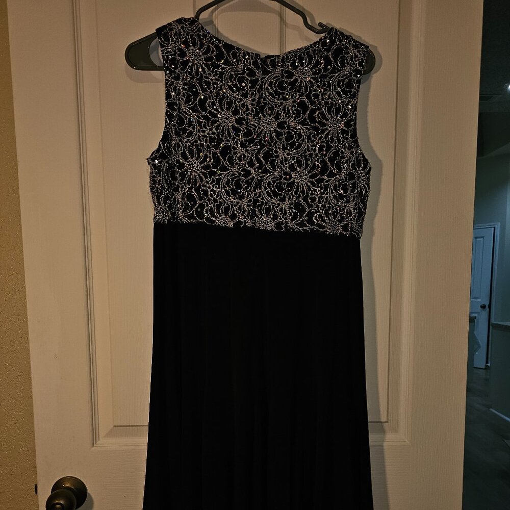 Jessica Howard Black with Silver Beading Party/Formal Dress Size US 10
